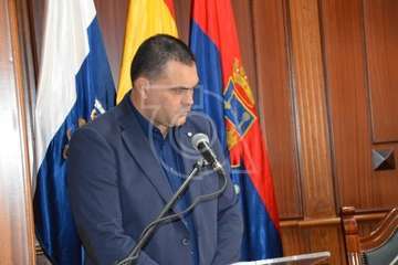 Héctor León toma posesión como concejal en Telde (Foto TA y Daniel Amador)